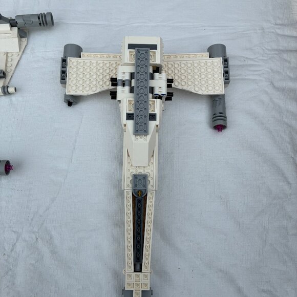 LEGO Star Wars: Luke Skywalker’s X-Wing Fighter 75301 Incomplete With Mini Figs - Picture 5 of 9